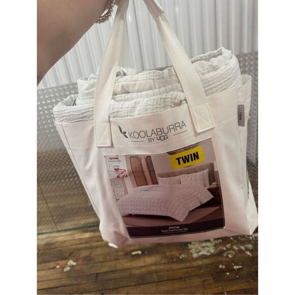 Koolaburra by Ugg twin size Jane white silver comforter set blanket bedding nwt - Picture 3 of 7